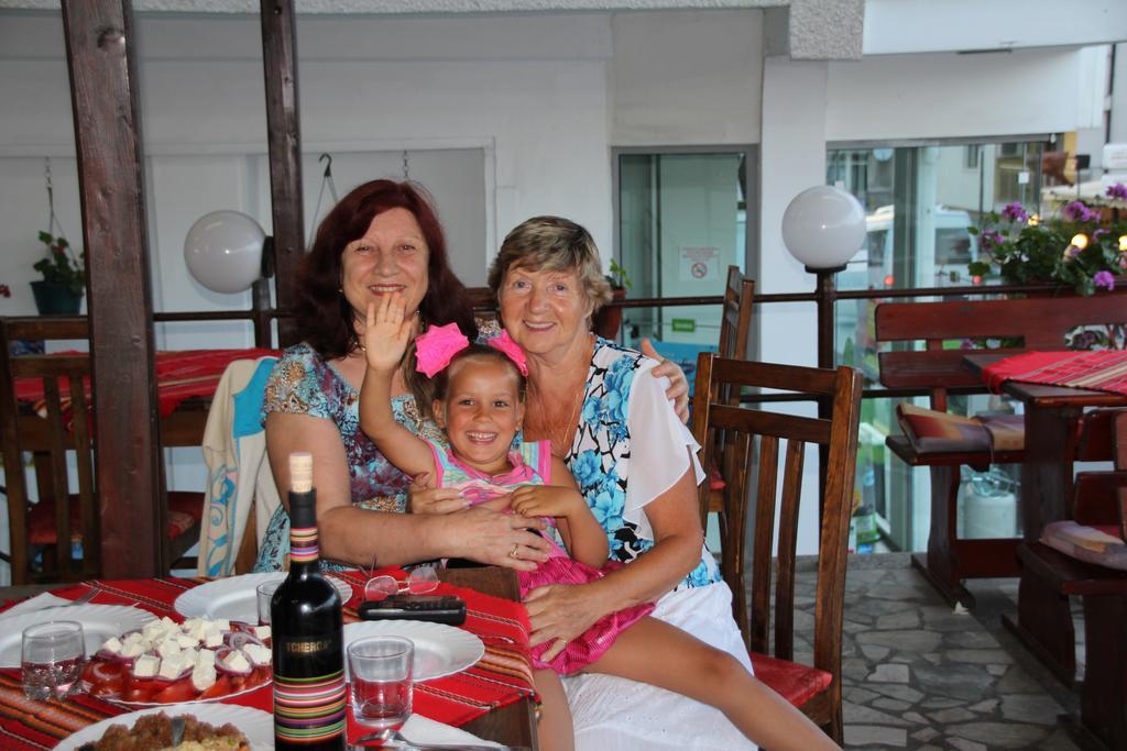 Family Hotel Verona Sozopol Bilik gambar
