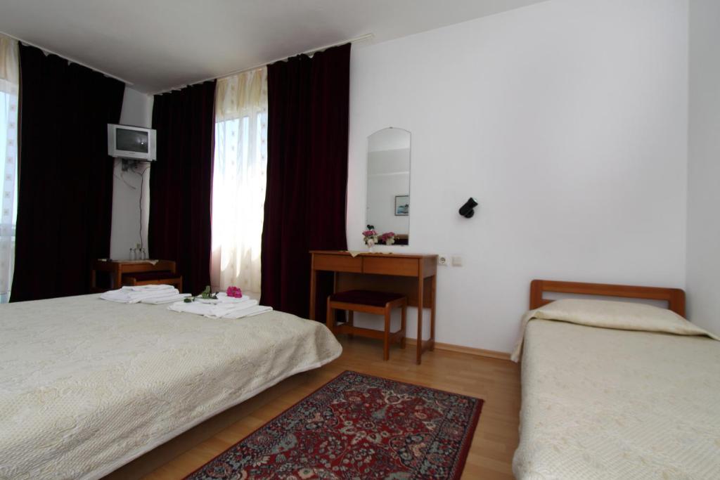 Family Hotel Verona Sozopol Bilik gambar