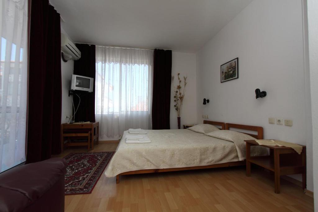 Family Hotel Verona Sozopol Bilik gambar