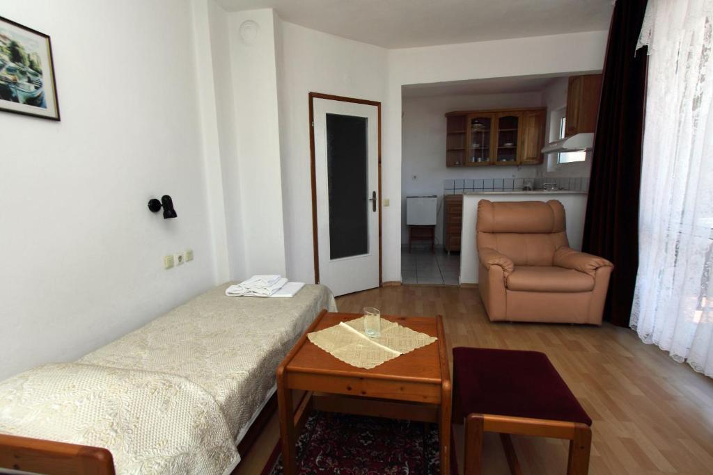 Family Hotel Verona Sozopol Bilik gambar