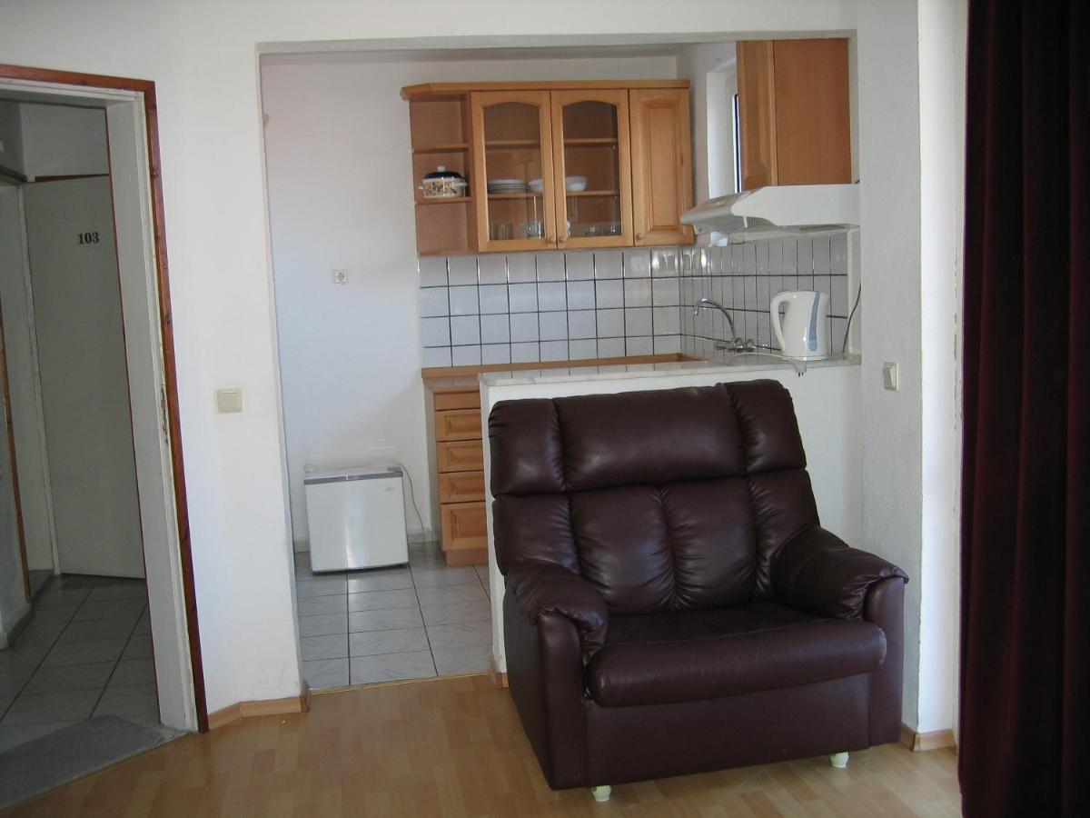 Family Hotel Verona Sozopol Bilik gambar